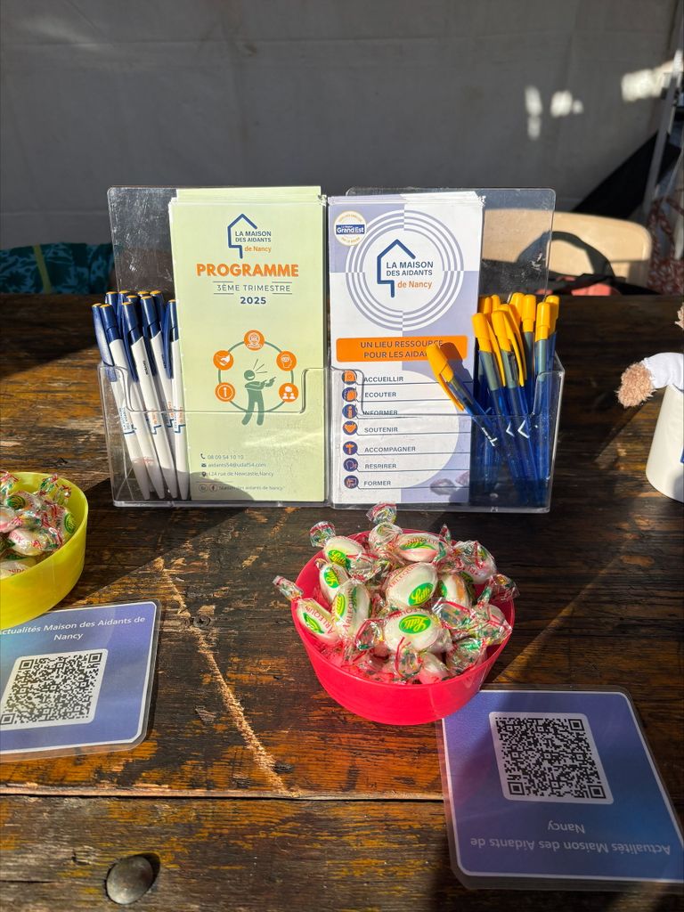 Stand de la Maison des Aidants au Forum Séniors de Pont-à-Mousson 2025
